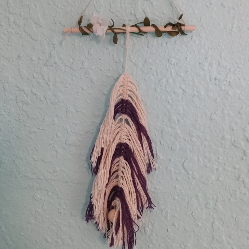 Yarn wall hanging